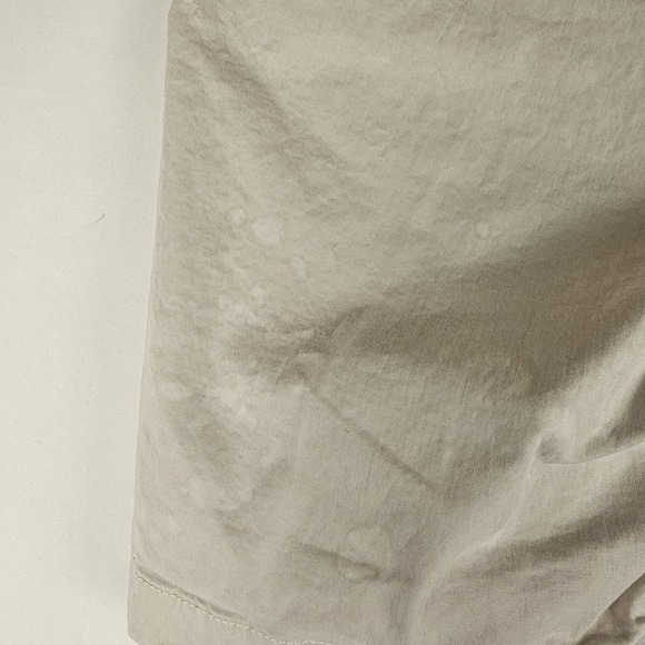 Peter Millar Crown Crafted Golf Shorts Stone Garment Dyed Size 36 STAINED - Picture 8 of 15